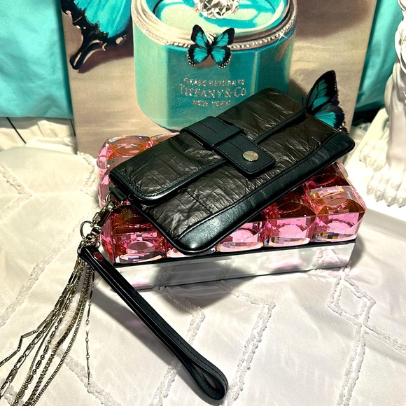 Armani Exchange wristlet NWOT.     890 IN - Picture 1 of 12